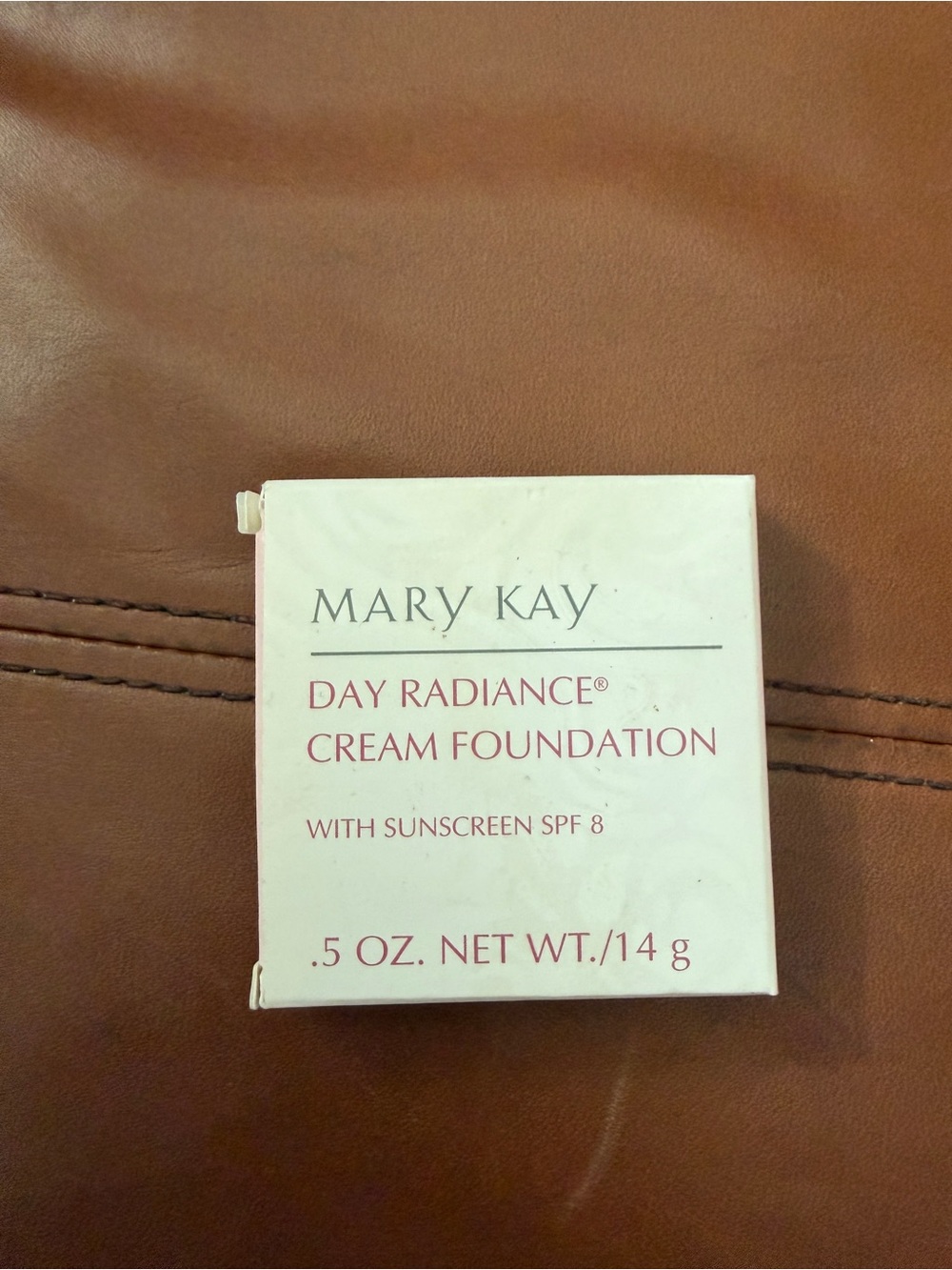 New Mary Kay Day Radiance Cream Foundation - fawn/Beige